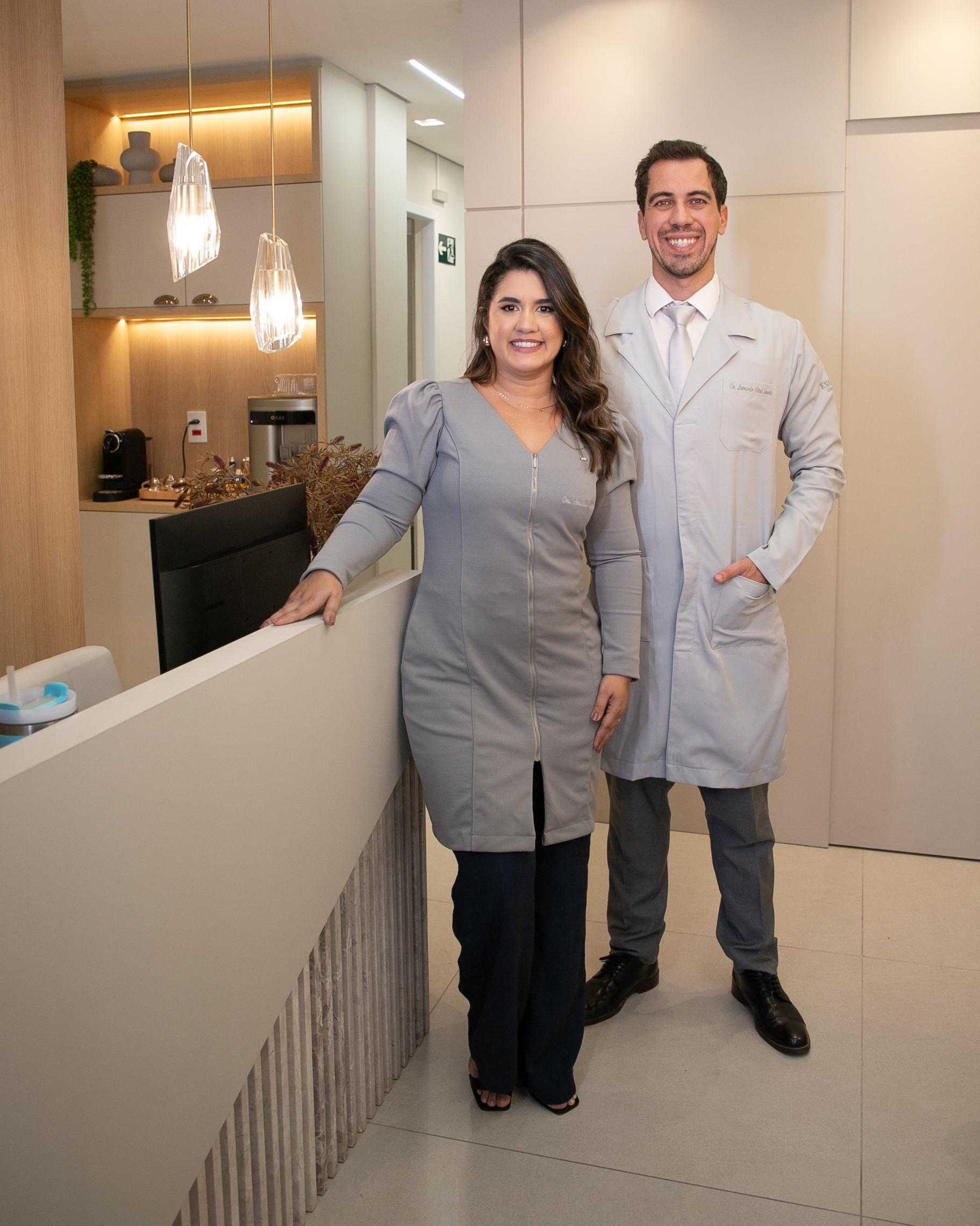 Dr. Leonardo Swerts e Dra. Amanda Carregal